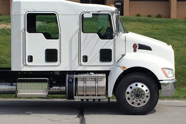 Bolt-52in-crew-cab-Kenworth-T370_1547 Bolt-52in-crew-cab-Kenworth-T370_1547