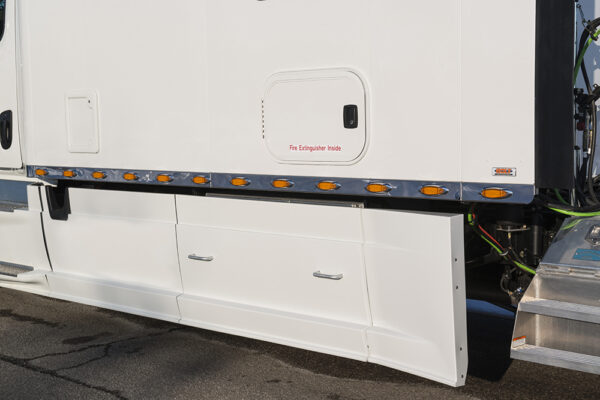 Bolt_150_inch_Platinum_Series_Sleeper_Flirt_Skirt_closed2 Bolt_150_inch_Platinum_Series_Sleeper_Flirt_Skirt_closed2