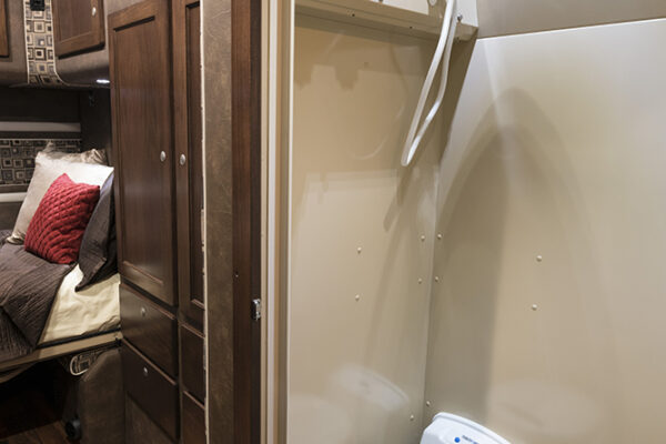 Bolt_150_inch_Platinum_Series_Sleeper_shower Bolt_150_inch_Platinum_Series_Sleeper_shower