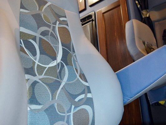 Bolt_Custom_Trucks_Expo_17_Knoxvill_-Freightliner_96in_interior_sleeper_0337