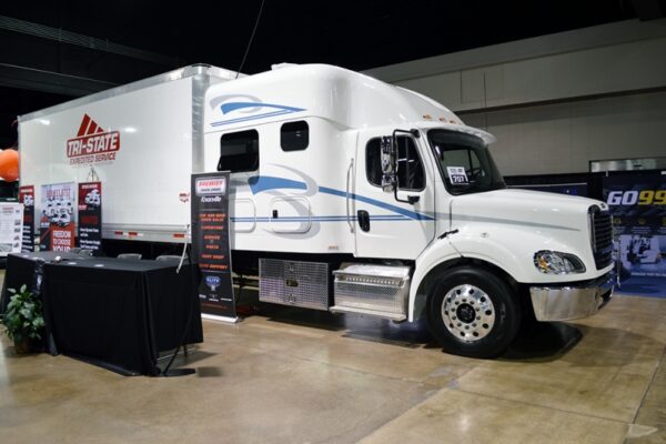 Bolt_Custom_Trucks_Expo_17_Knoxville_Freightliner_96in_sleeper_0309