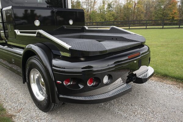 Bolt_Peterbilt_custom_crew_cab_ultra_exterior_backend2 Bolt_Peterbilt_custom_crew_cab_ultra_exterior_backend2