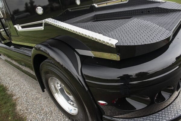 Bolt_Peterbilt_custom_crew_cab_ultra_exterior_backend4 Bolt_Peterbilt_custom_crew_cab_ultra_exterior_backend4