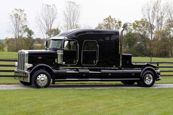 PeterbiltTowBody4796crop PeterbiltTowBody4796crop