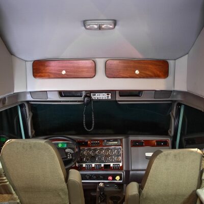 copy_0_Platinum-Series-130-Kenworth-T680-Driver-Seat2