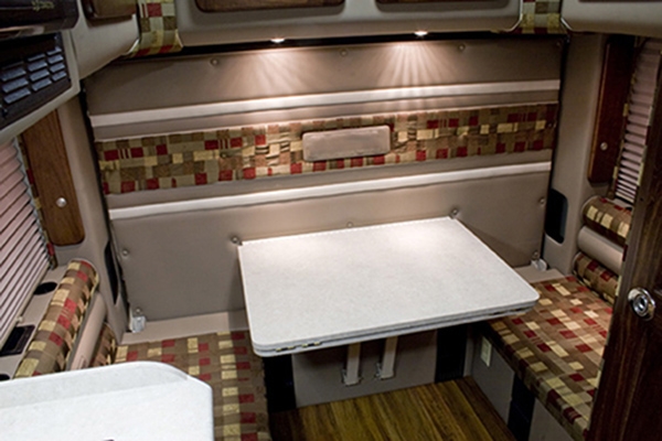 copy_0_Silver-Series-100-Freightliner-Cascadia-Dine-A-Bunk