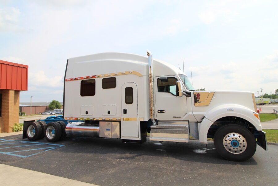 Tractor Trailers – Bolt Custom Trucks