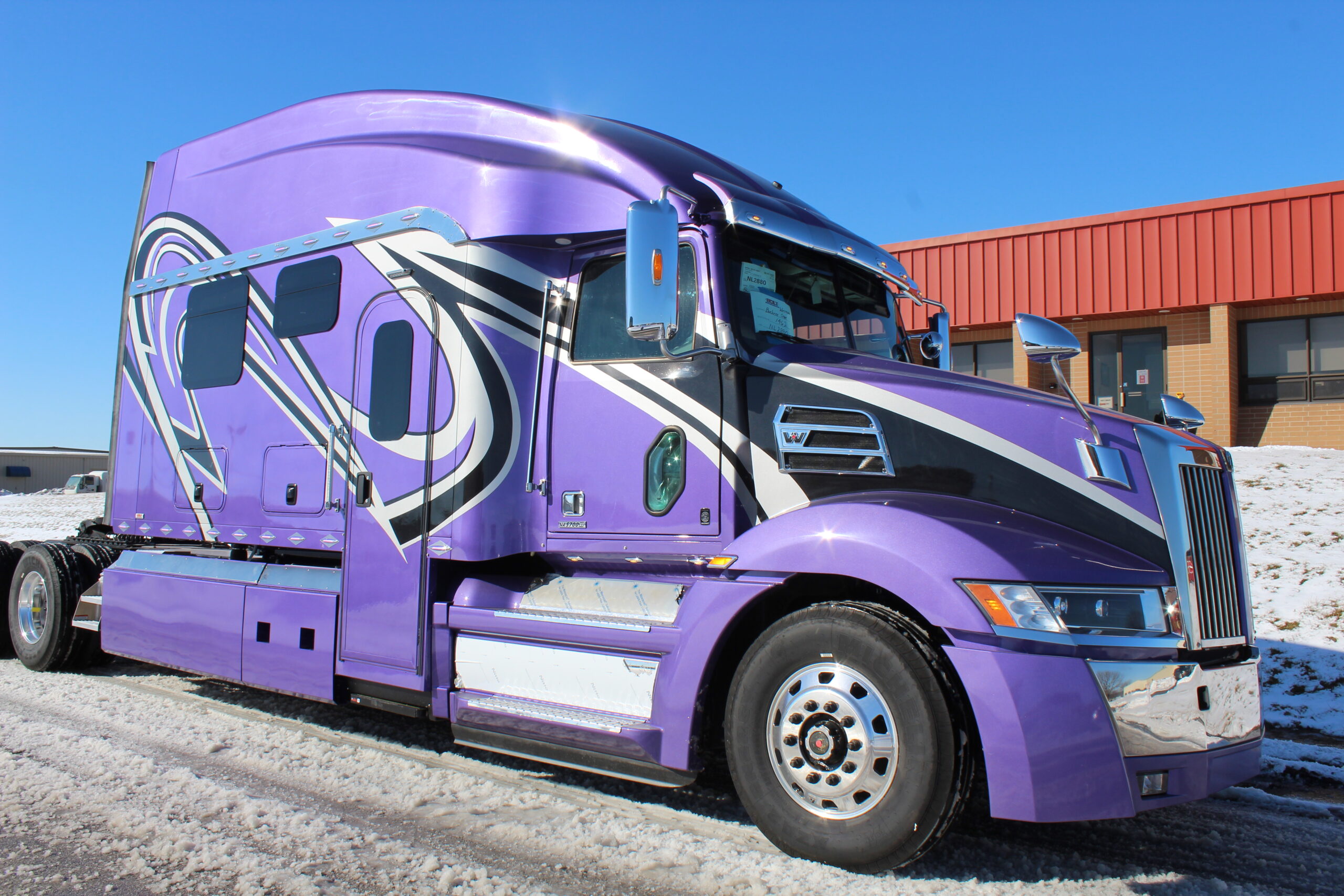 Bolt Custom Trucks – Luxury Truck Sleepers & Tractor Trailer Cabs